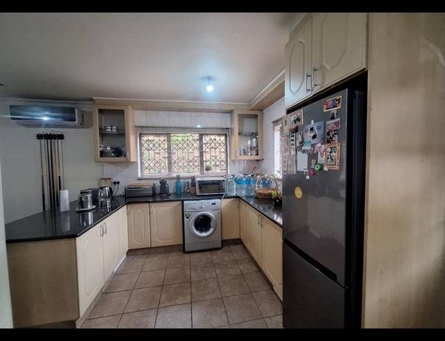 3 BEDROOM TOWNHOUSE FOR SALE IN PARLOCK